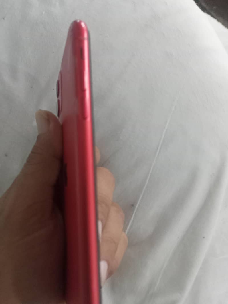 Apple iPhone 11 4