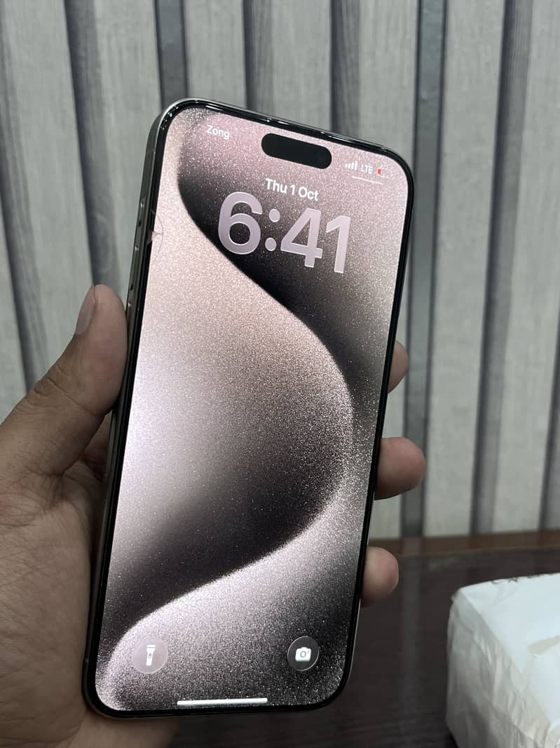 Apple iPhone 15 Pro Max 0