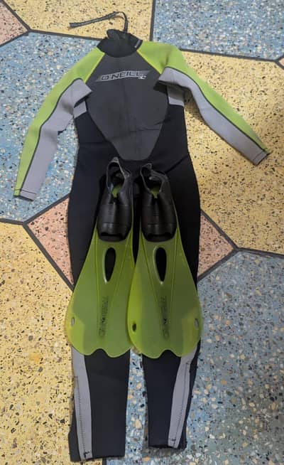 spearfishing suit 50/60 wight and fin,s