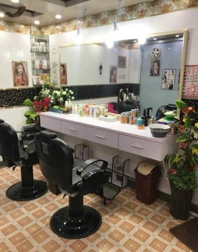 Saloon Furniture - Saloon chairs - mirrors - Trolley - Saloon cabinets