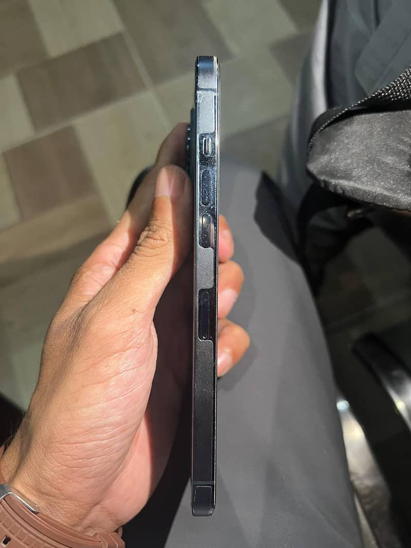 Apple iPhone 12 Pro Max 3