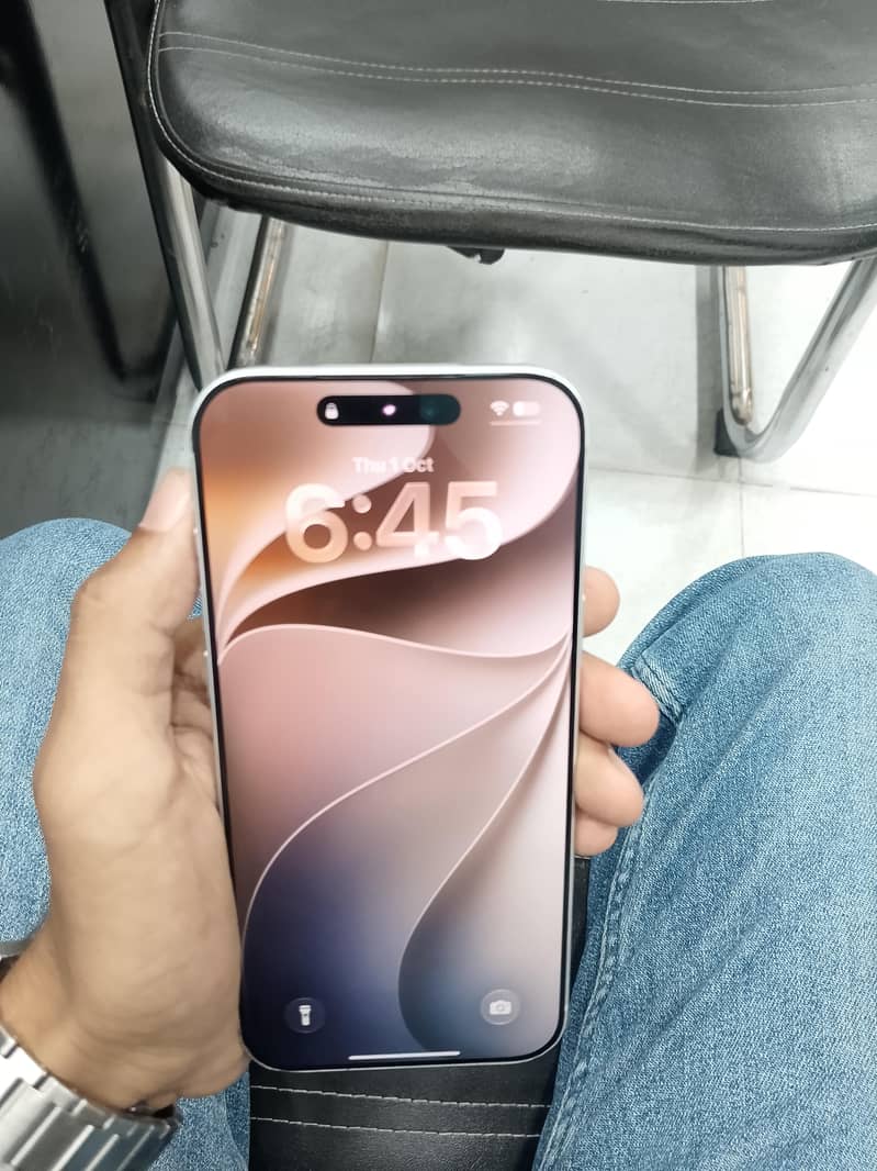 Apple iPhone 17 Pro Max 2