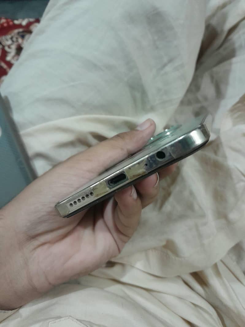 Tecno SPARK 30 Pro 3