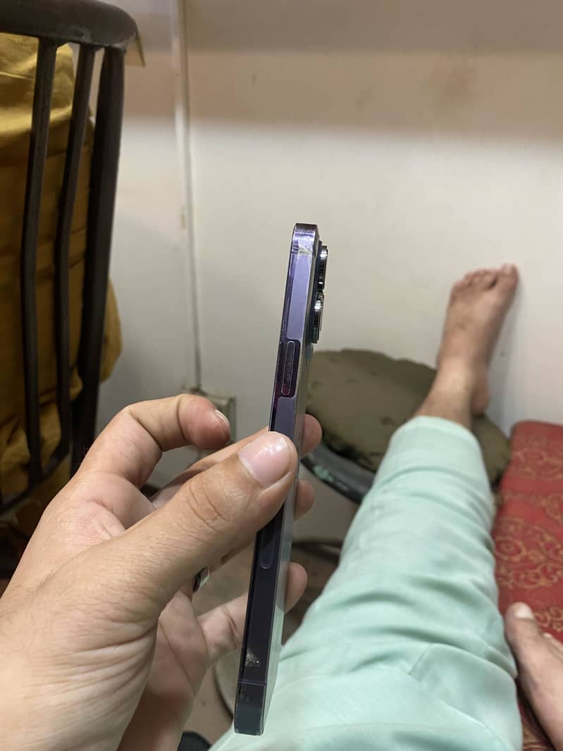 Apple iPhone 14 Pro Max 3