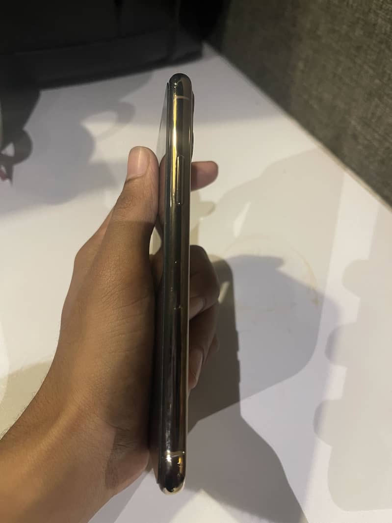 Apple iPhone 11 Pro 3