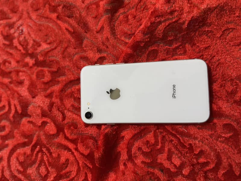 Apple iPhone 8 1