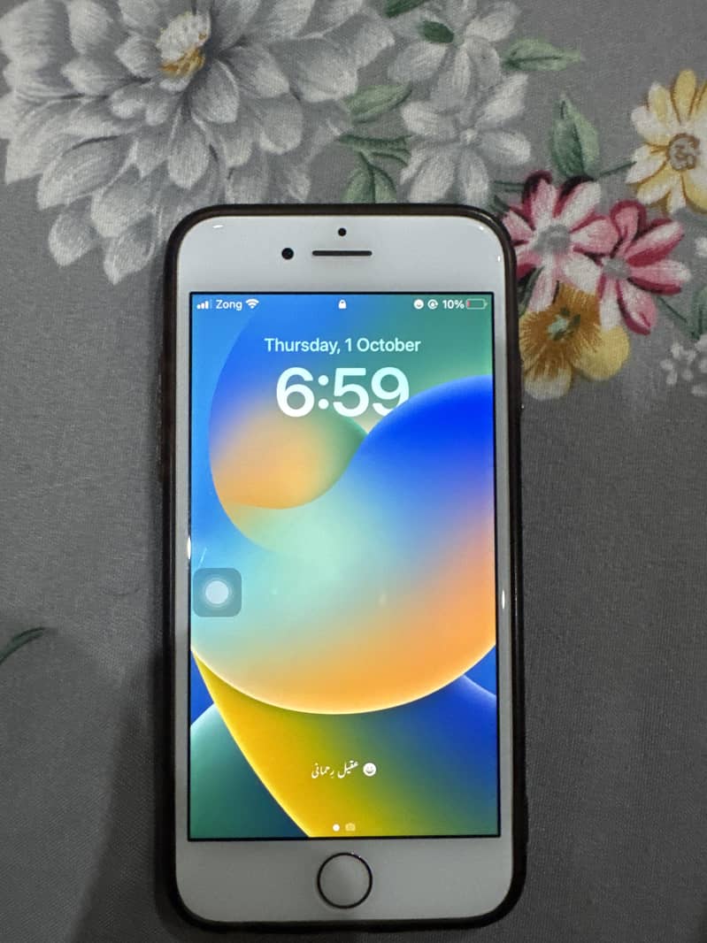 Apple iPhone 8 4