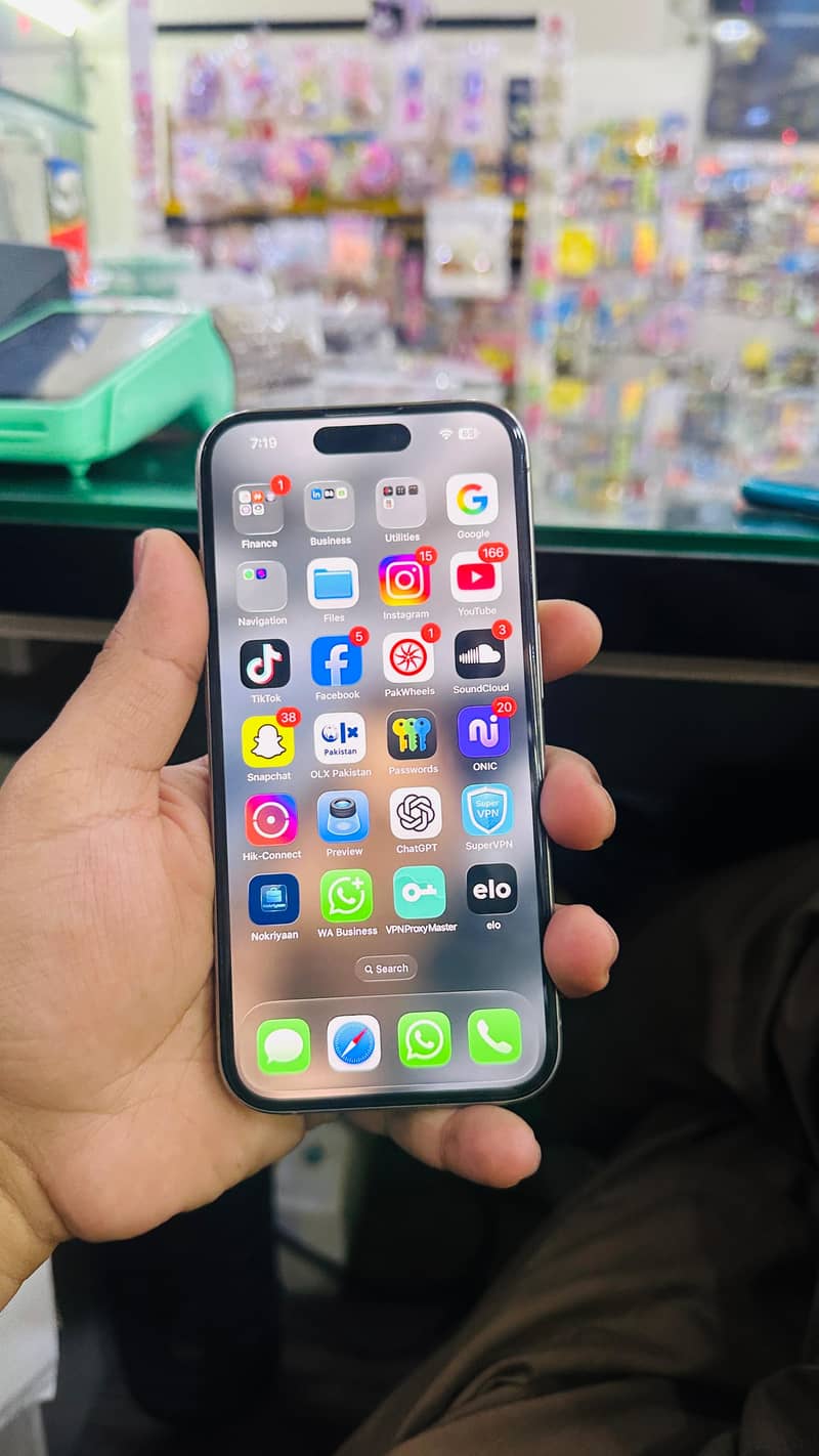 Apple iPhone 15 Pro 1