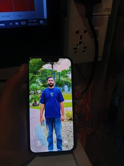 Apple iPhone 13