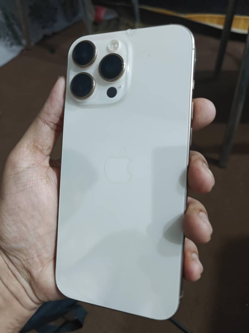 Apple iPhone 16 Pro Max 0