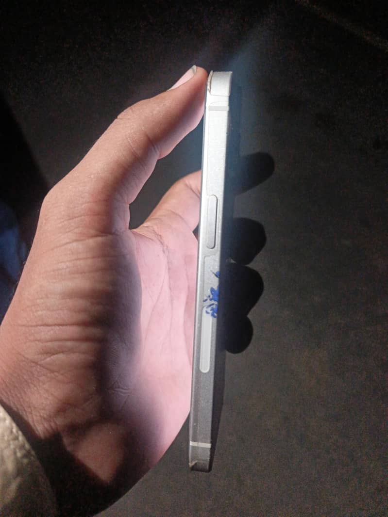 Apple iPhone 14 1