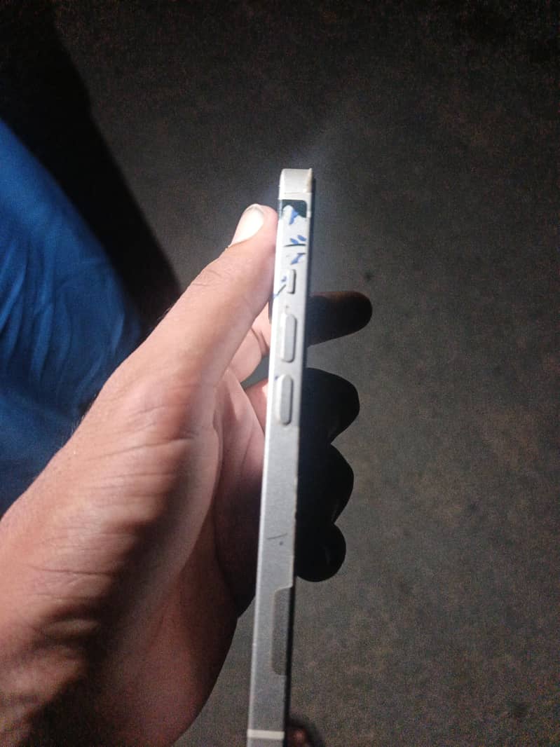 Apple iPhone 14 3