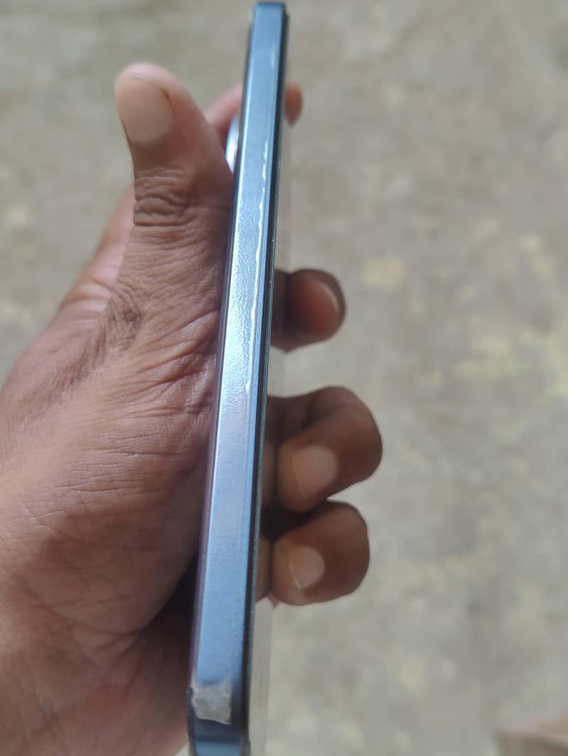 Realme 13 Plus 4