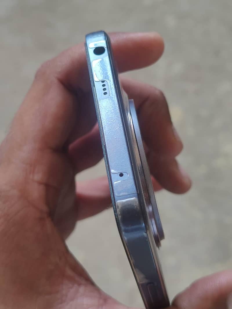 Realme 13 Plus 5