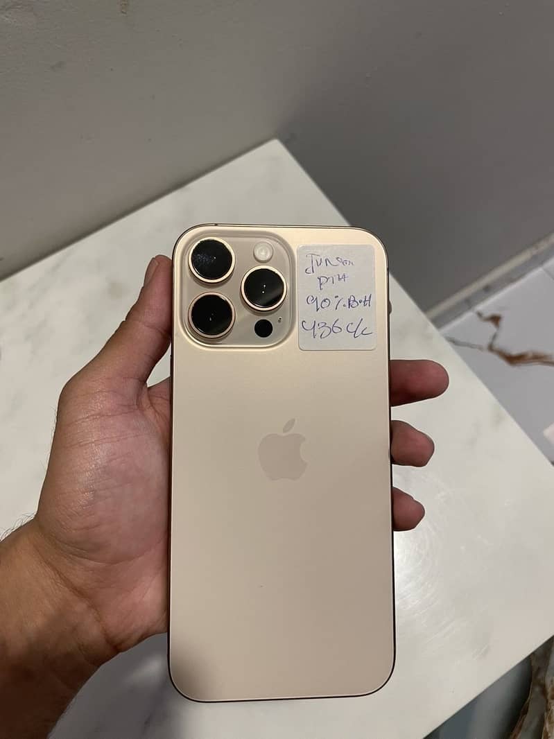 Apple iPhone 16 Pro Max 0