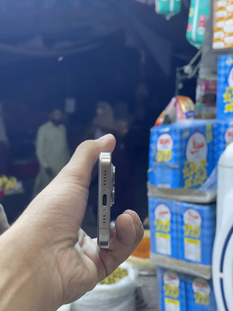 Apple iPhone 15 Pro 2