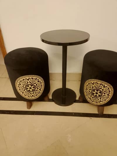 coffee table and 2 stools set