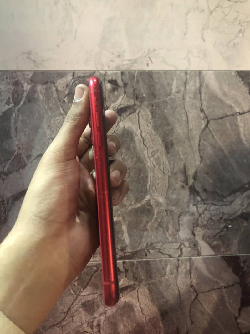 Apple iPhone 11 3