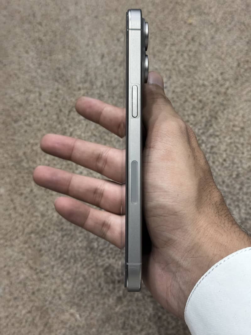 Apple iPhone 15 Pro Max 1
