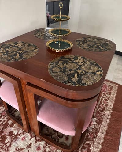4 person dinning table