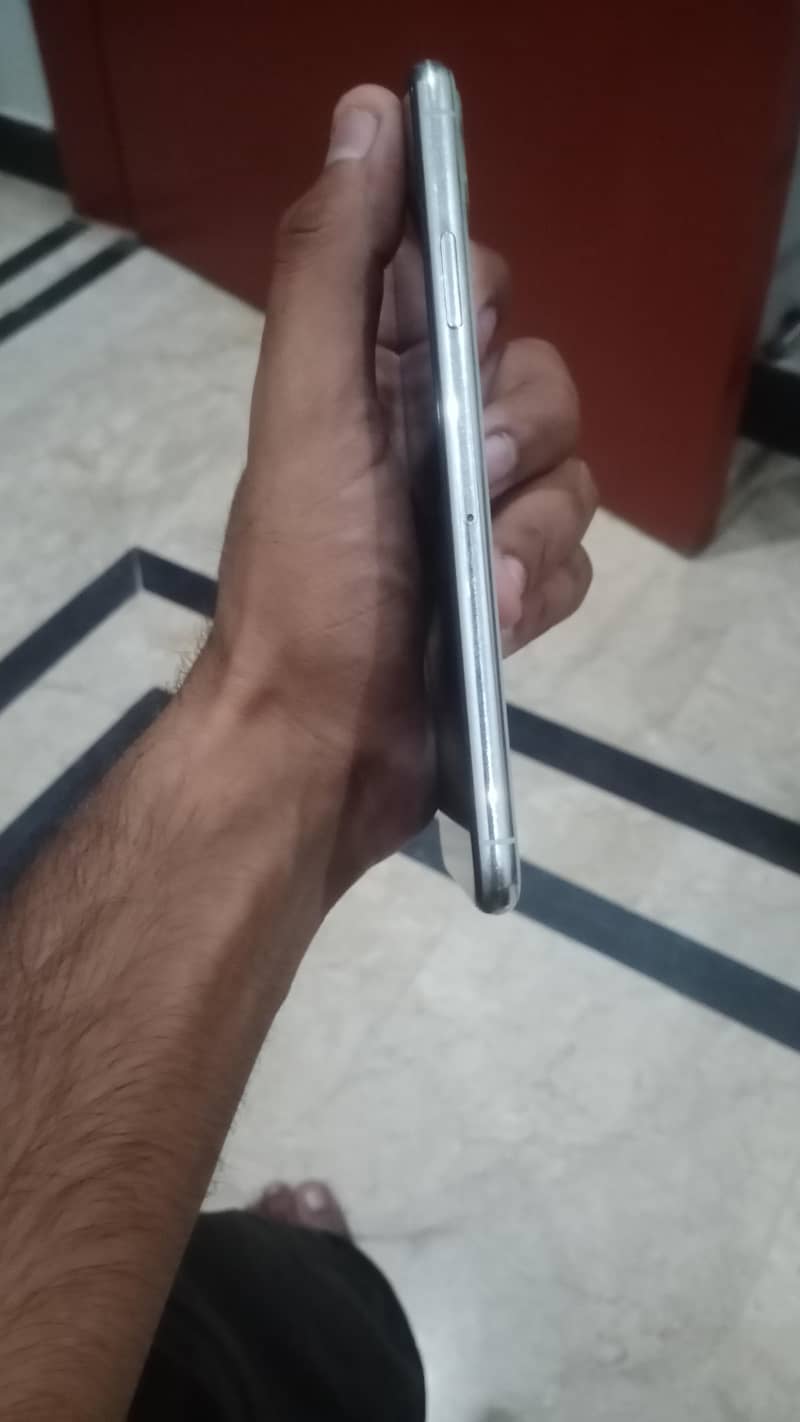 Apple iPhone 11 Pro Max 3