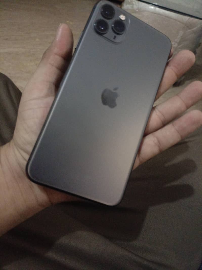 Apple iPhone 11 Pro Max 1