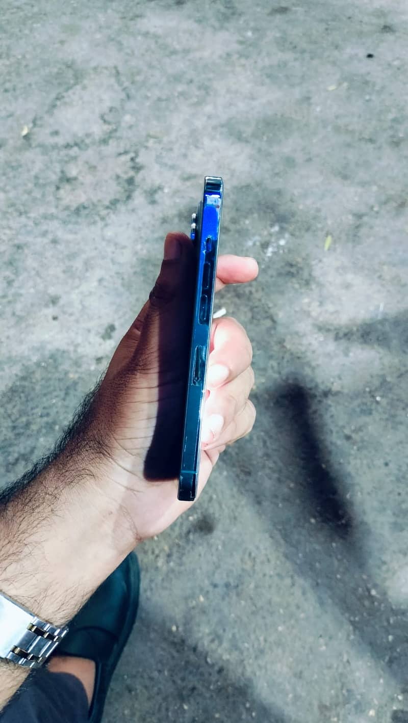 Apple iPhone 13 Pro 2