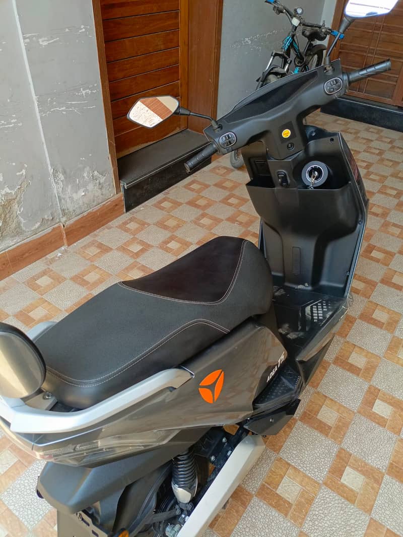 Yadea T5 Good Condition 2