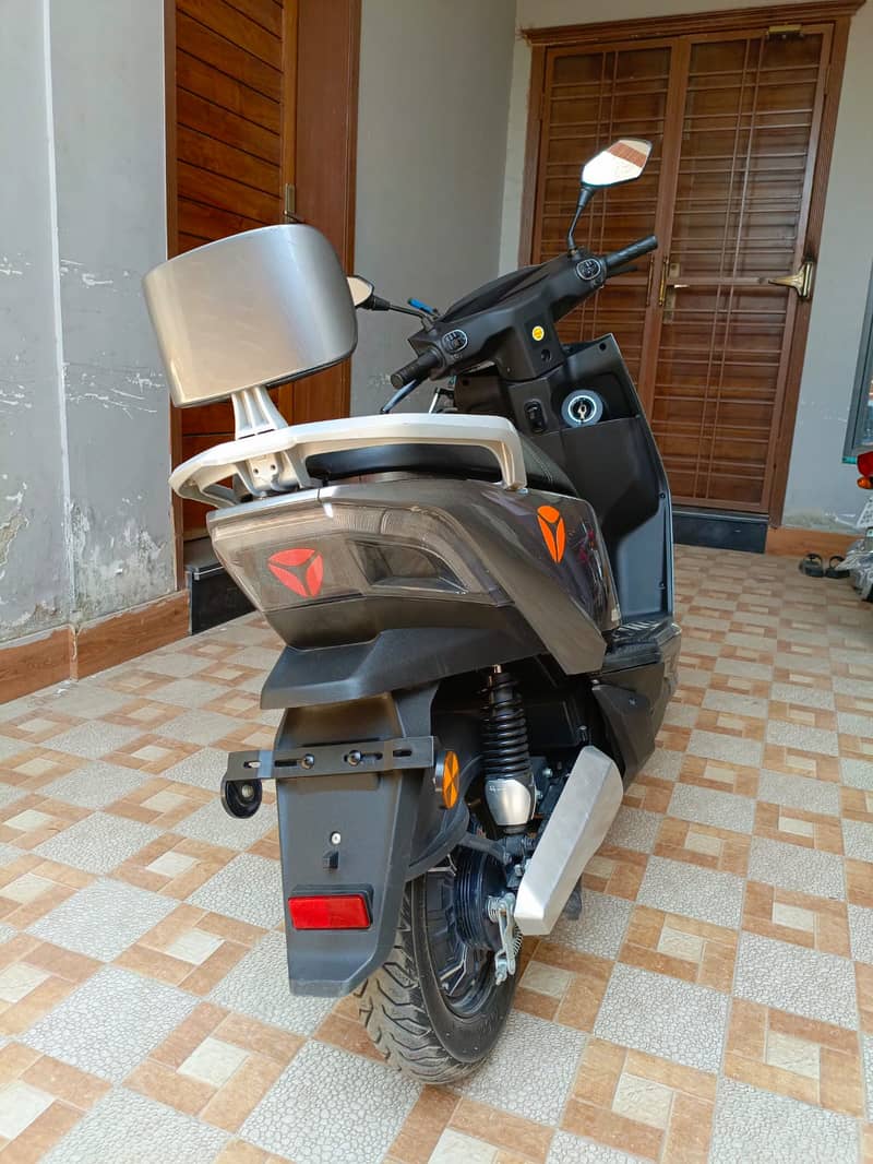 Yadea T5 Good Condition 4