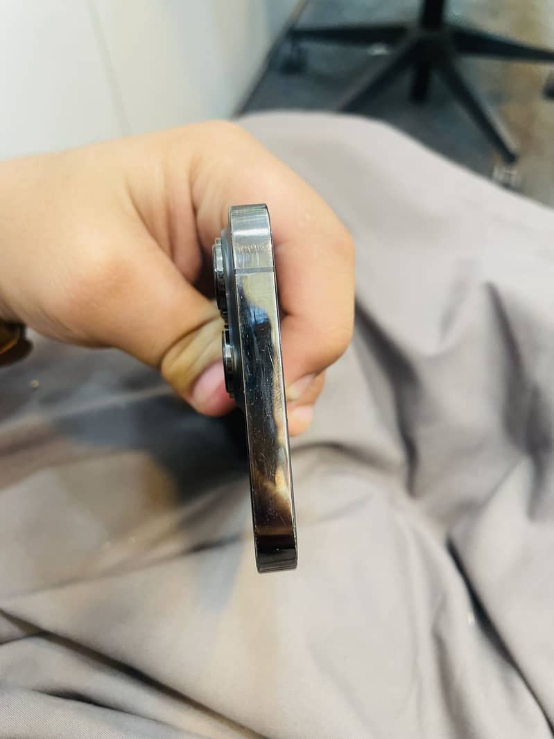 Apple iPhone 13 Pro 8