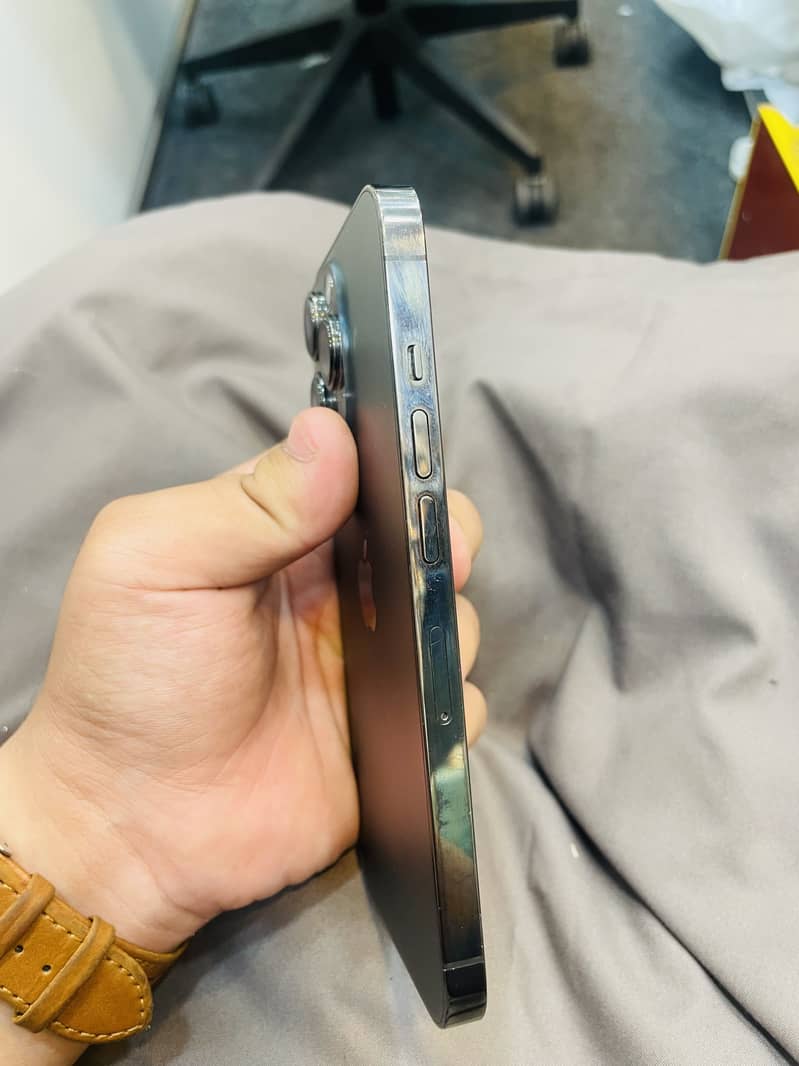 Apple iPhone 13 Pro 9