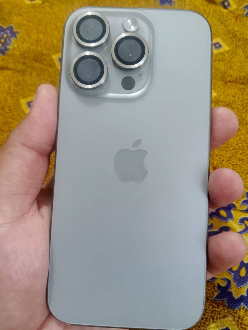 Apple iPhone 15 Pro 2