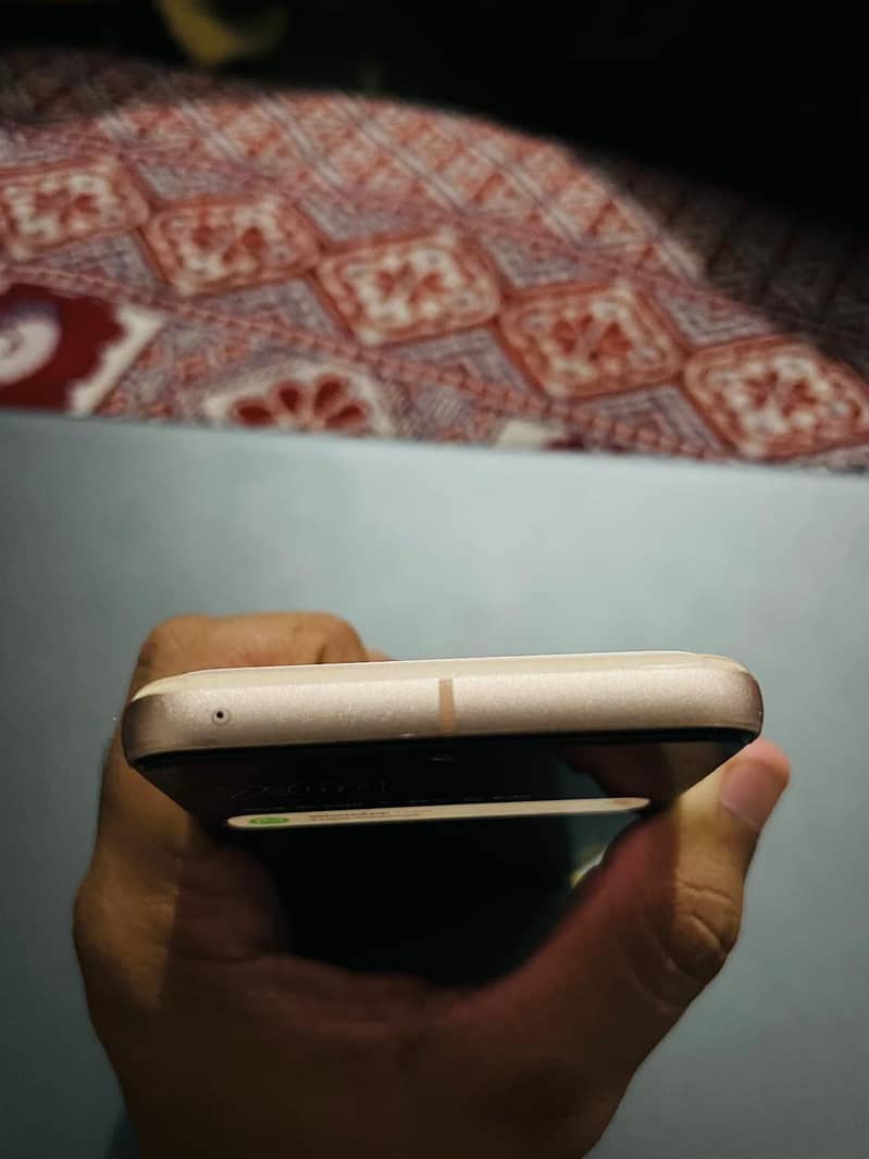 Google Pixel 8 5