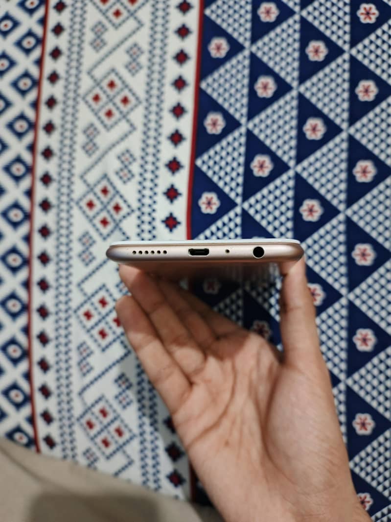 OPPO A83 1