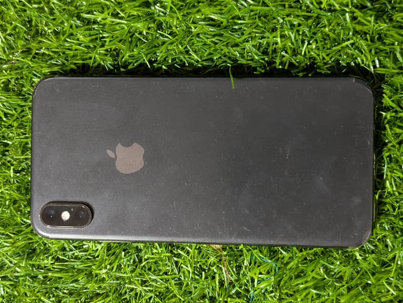 Apple iPhone XS Max 1