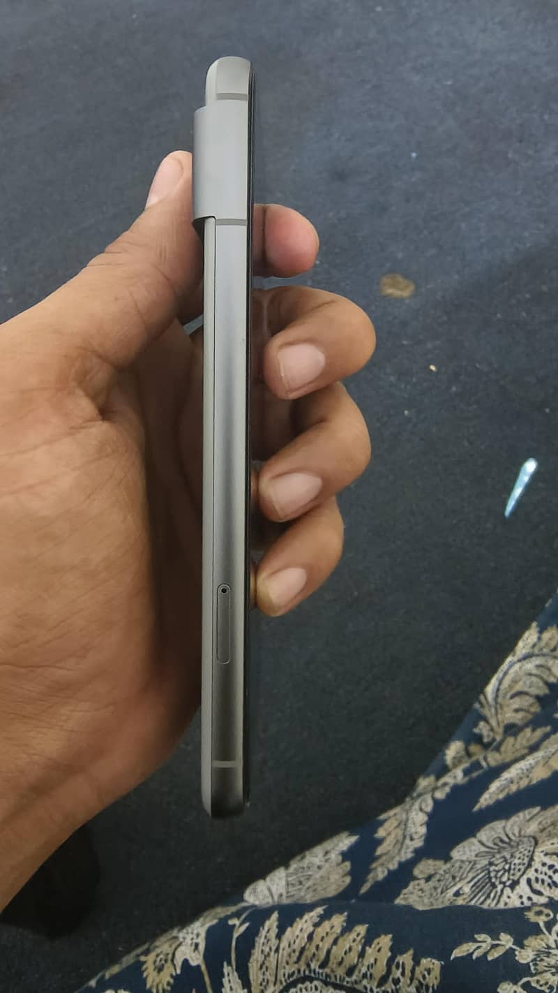 Google pixel 8 4
