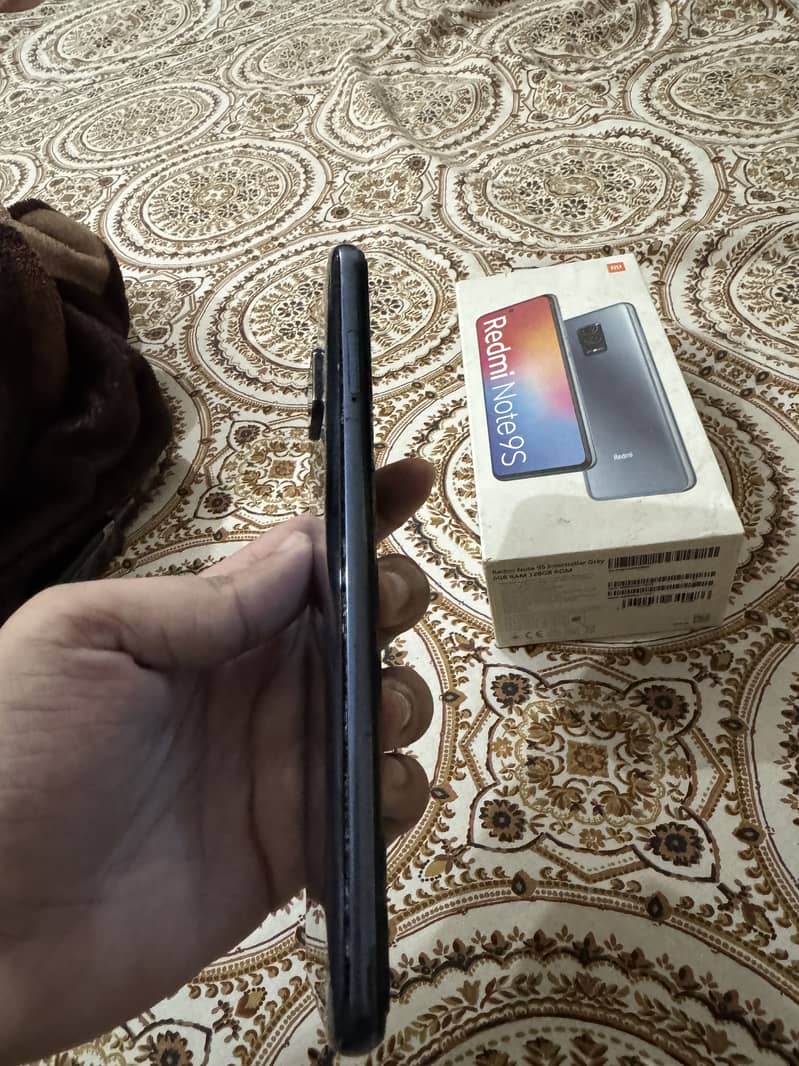 Xiaomi Redmi Note 9S 5