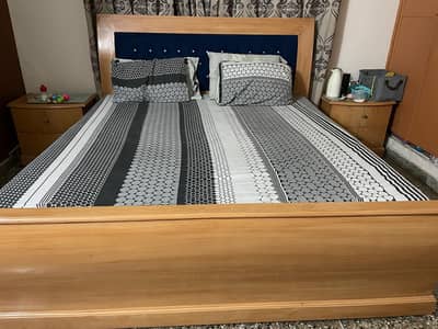 wooden king size bed