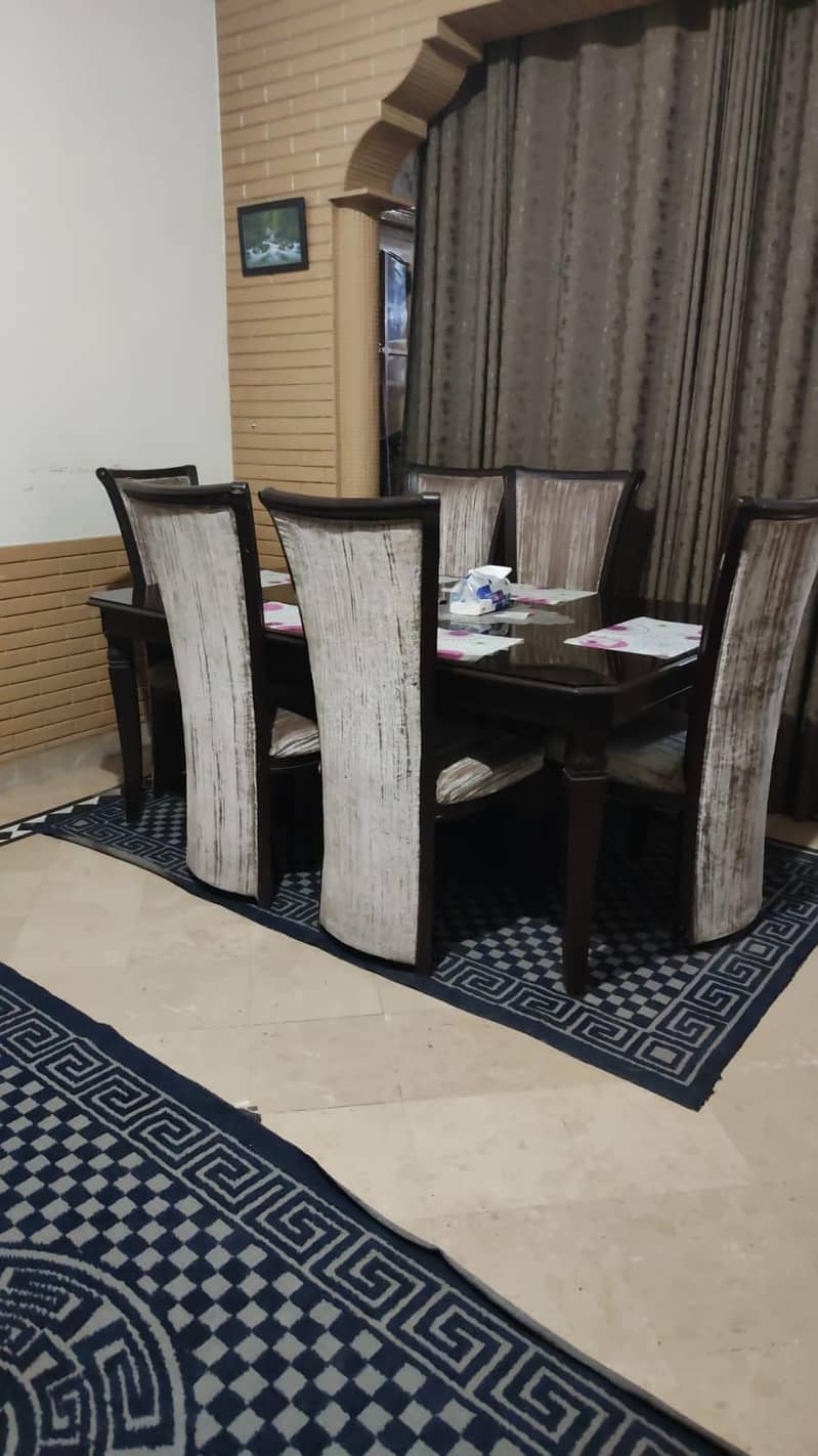 7 seater sofa+ dining table 3