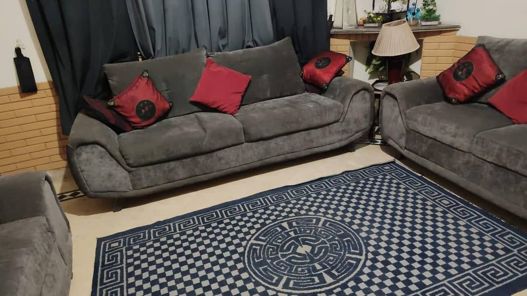 7 seater sofa+ dining table 7