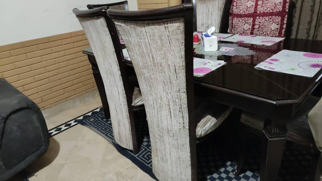 7 seater sofa+ dining table 9
