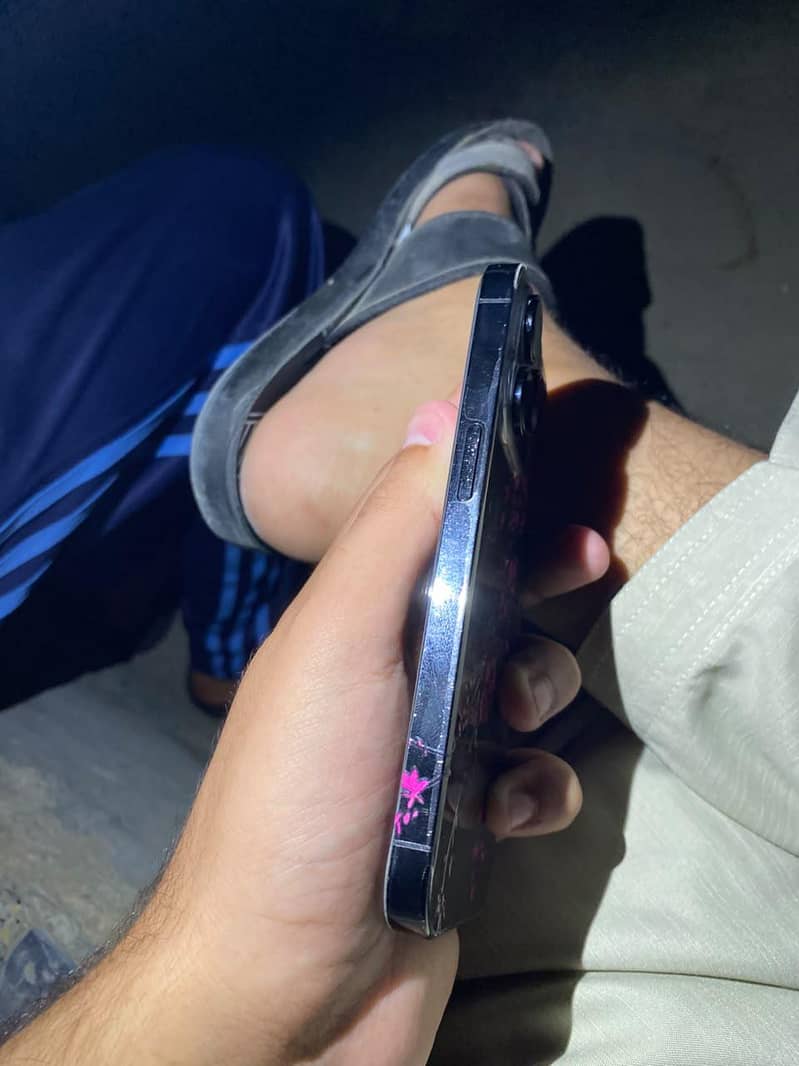 iphone 14 pro  (NON) 2