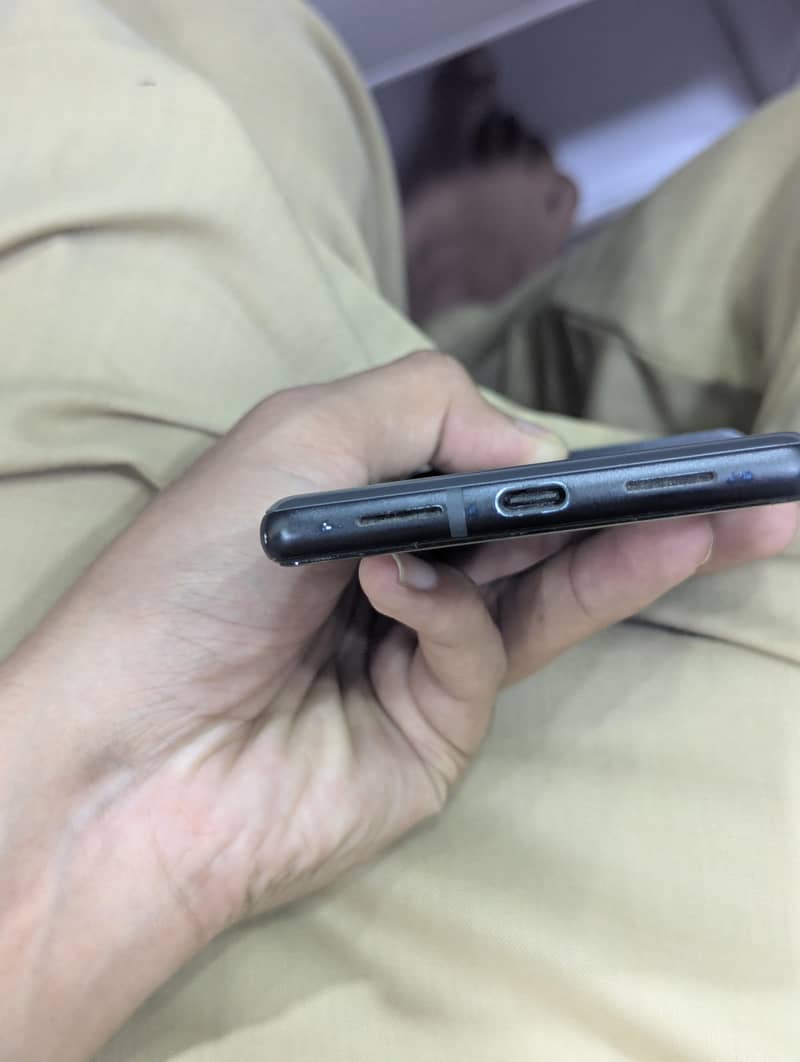 Google Pixel 6 4