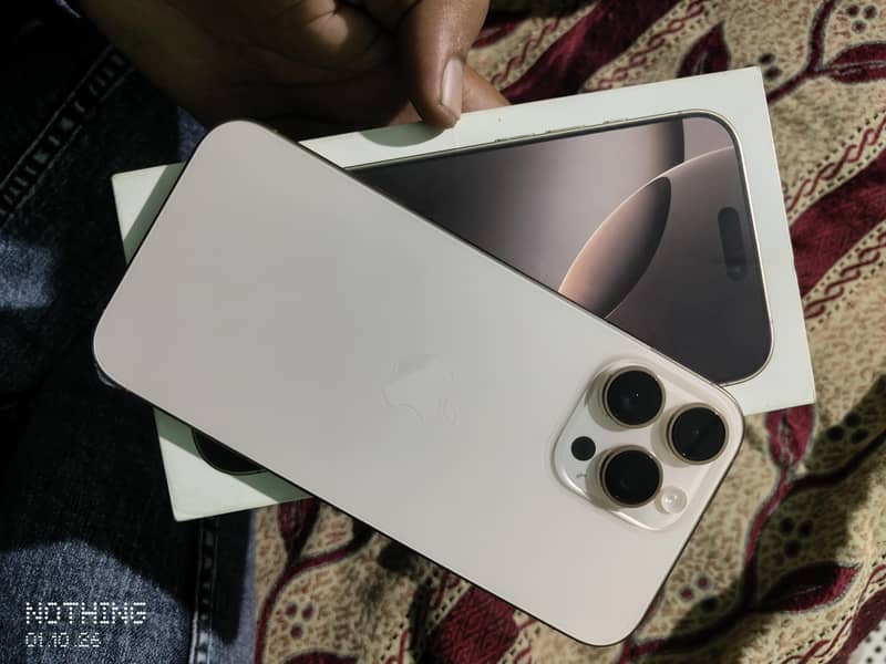 Apple iPhone 16 Pro Max 0