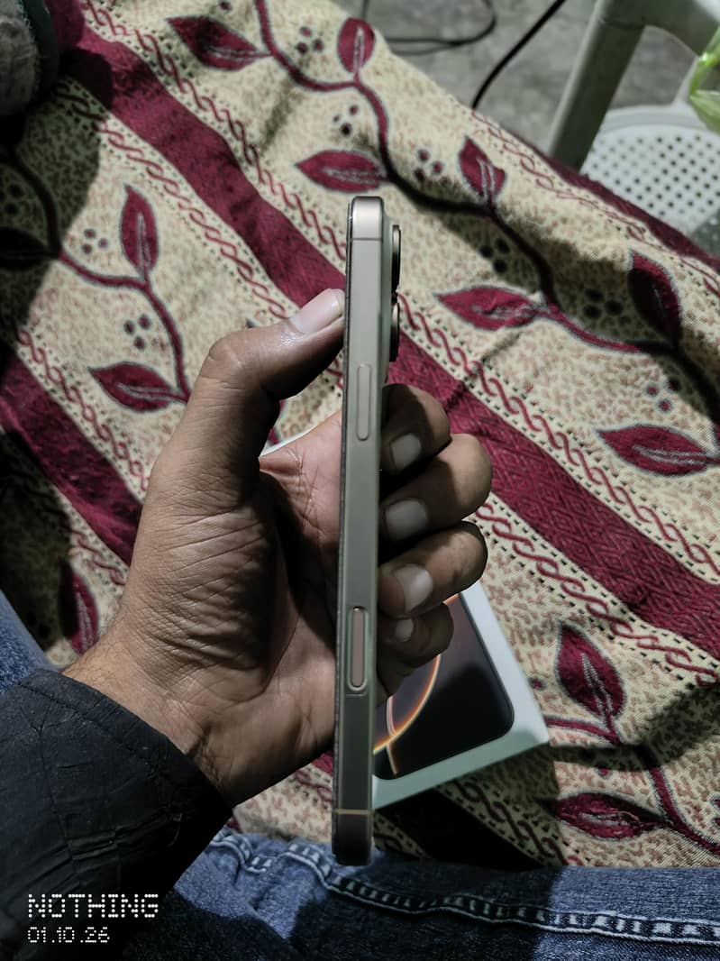 Apple iPhone 16 Pro Max 6