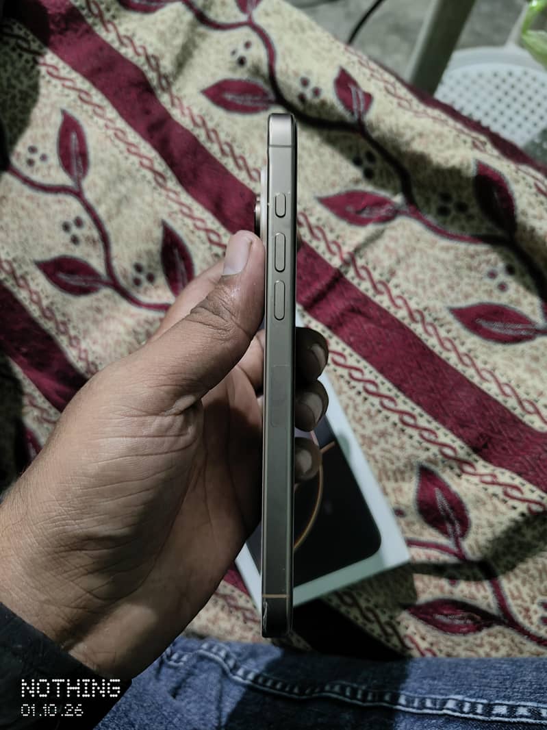 Apple iPhone 16 Pro Max 7
