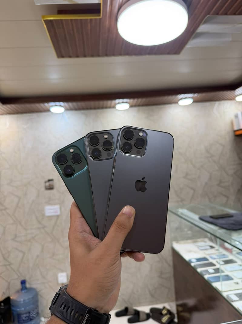 Apple iPhone 13 Pro Max 1