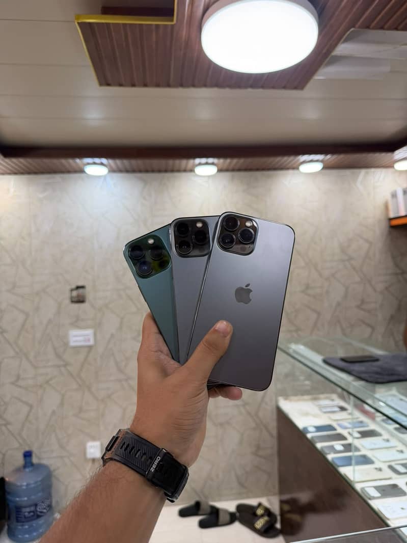 Apple iPhone 13 Pro Max 4