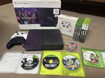 Xbox One S 1TB Devil May Cry 5 Special Edition + 2 Controllers + Games