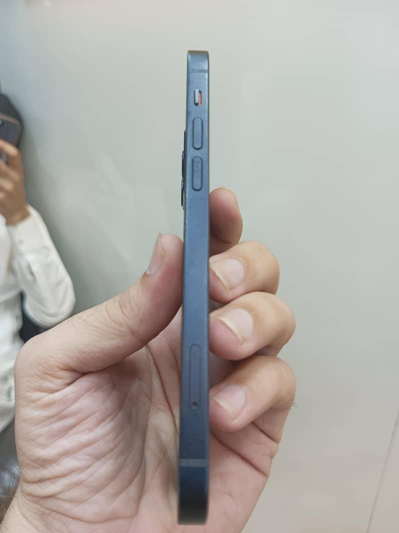 Apple iPhone 12 JV 3
